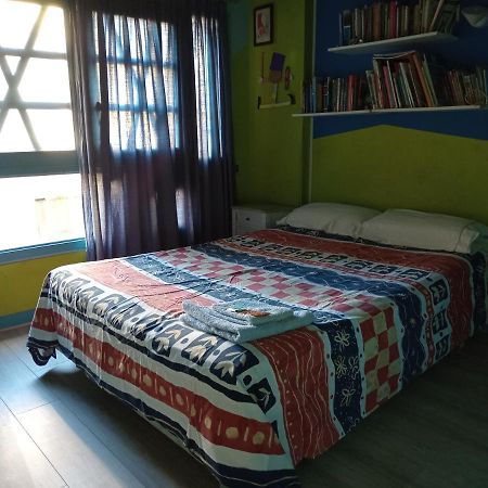 Cuartos En El Segundo Piso De Casa De Artista En Flores Leilighet Buenos Aires Eksteriør bilde