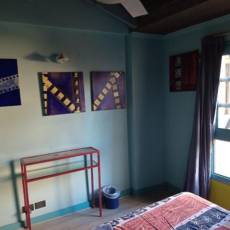 Cuartos En El Segundo Piso De Casa De Artista En Flores Leilighet Buenos Aires Eksteriør bilde