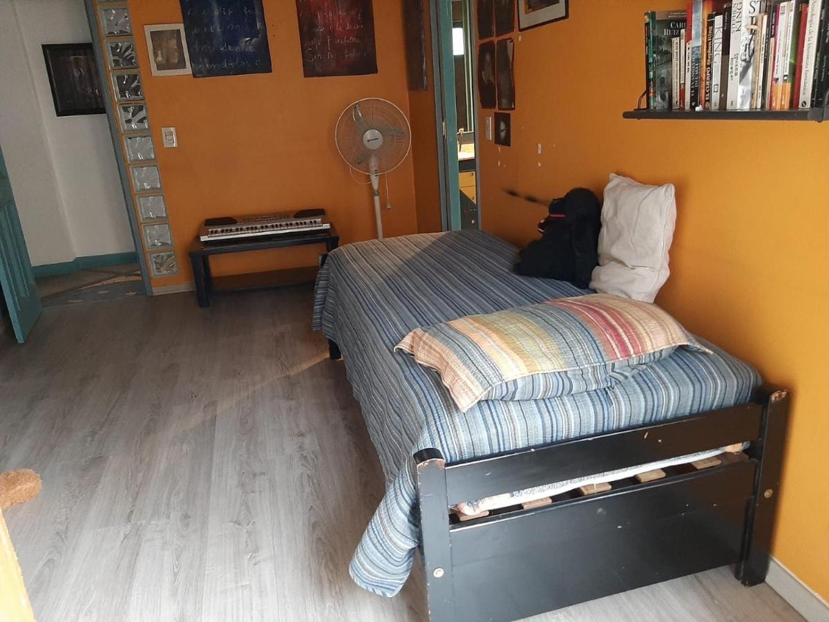 Cuartos En El Segundo Piso De Casa De Artista En Flores Leilighet Buenos Aires Eksteriør bilde