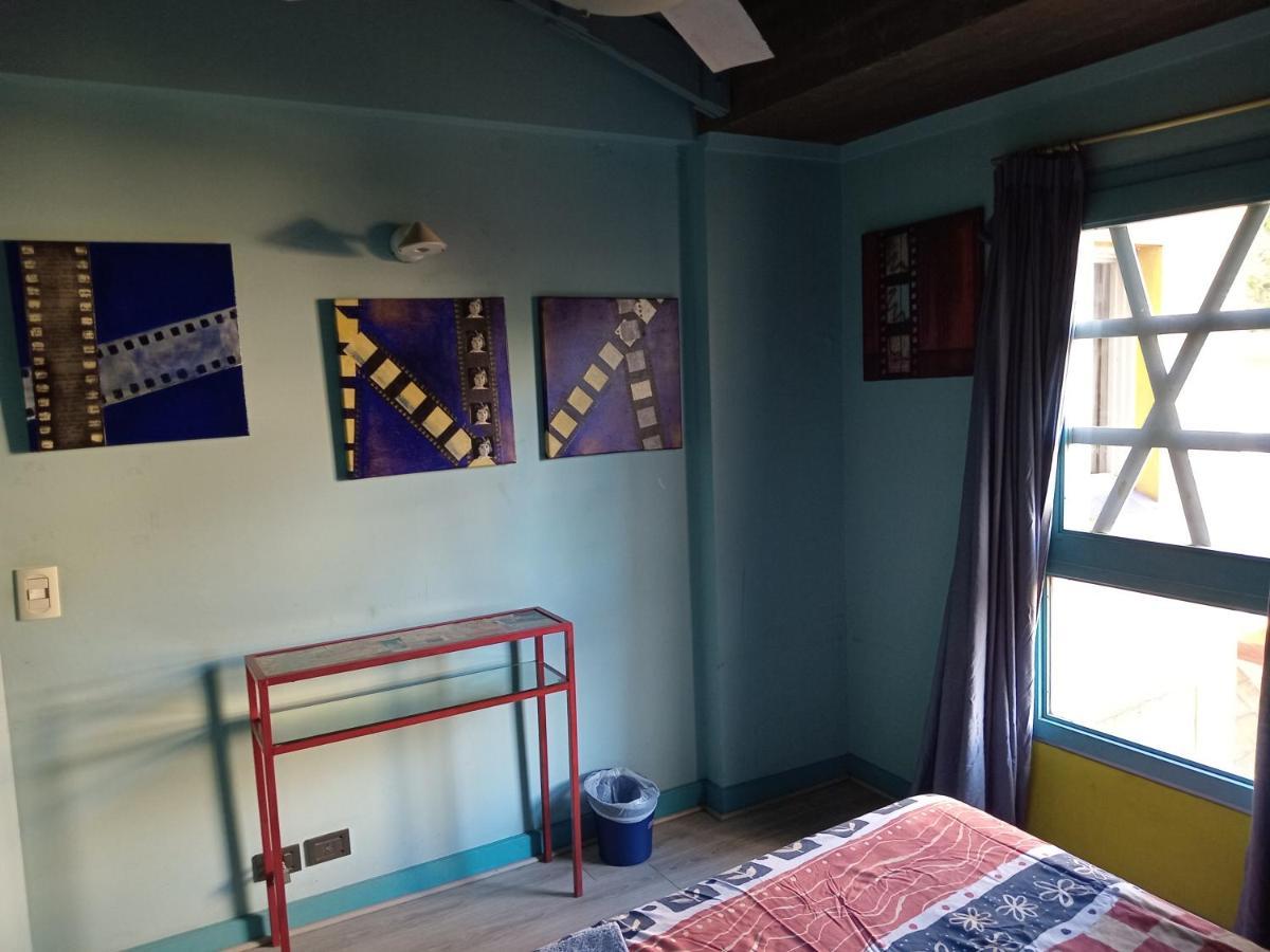 Cuartos En El Segundo Piso De Casa De Artista En Flores Leilighet Buenos Aires Eksteriør bilde